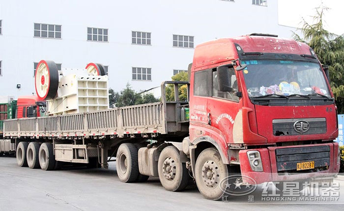 紅星時(shí)產(chǎn)100噸花崗巖鄂式破碎機(jī)發(fā)往浙江