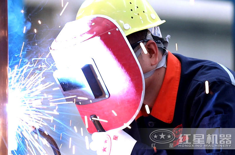 紅星機(jī)器專注于每一道工序