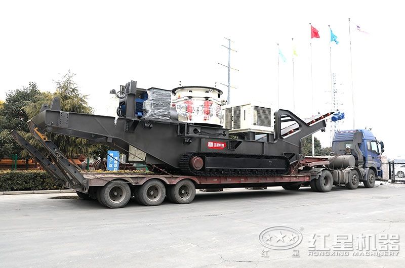 履帶式移動破碎機發(fā)貨現(xiàn)場