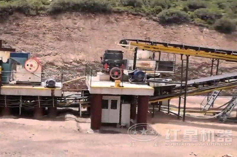 固定式破碎生產(chǎn)現(xiàn)場(chǎng)