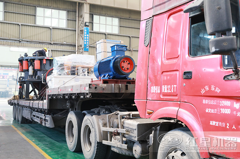 圓錐破碎機(jī)發(fā)貨現(xiàn)場(chǎng)