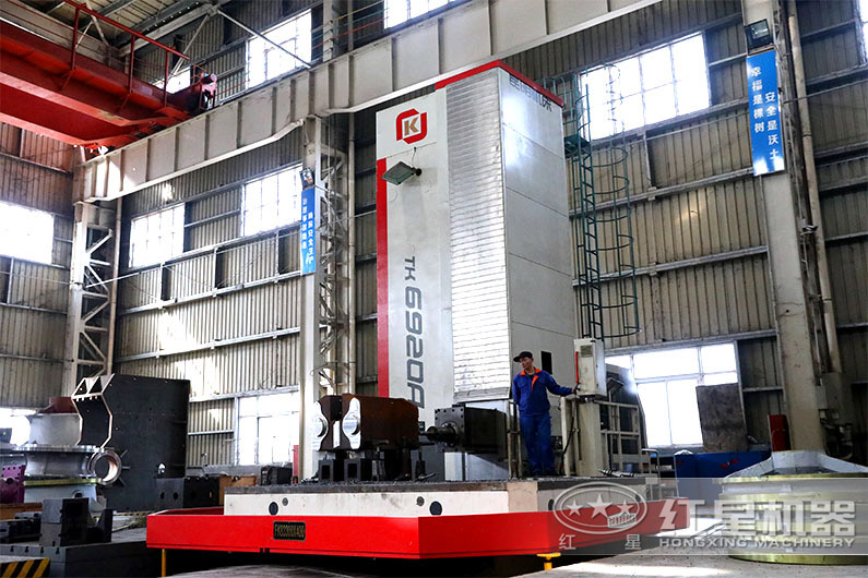 紅星沖擊破碎設備生產(chǎn)車間