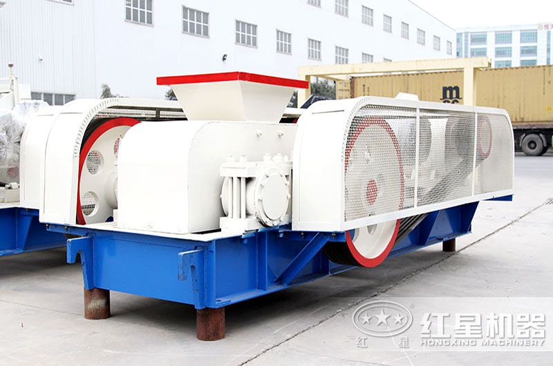 對(duì)輥式破碎機(jī)實(shí)拍