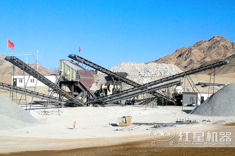 破碎生產(chǎn)線現(xiàn)場(chǎng)