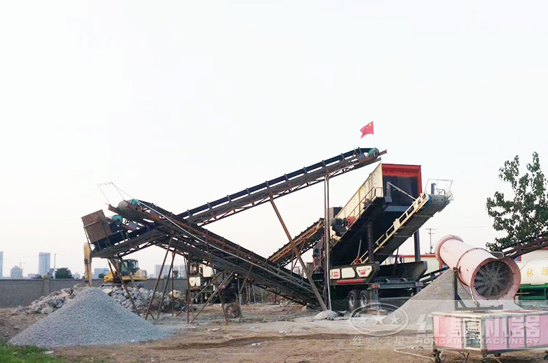 移動破碎機生產現(xiàn)場