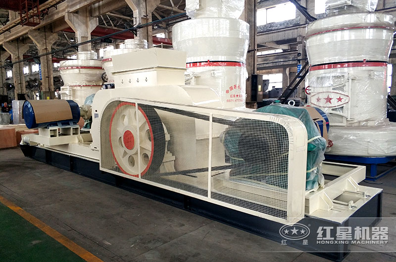 對輥式破碎機(jī)車間實拍