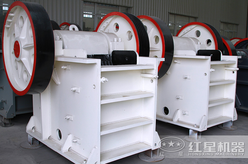 鄂式破碎機(jī)高清實(shí)拍